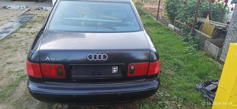 Audi a8 d2 CZĘŚCI 2,5 tdi  klapa tył LZ5L