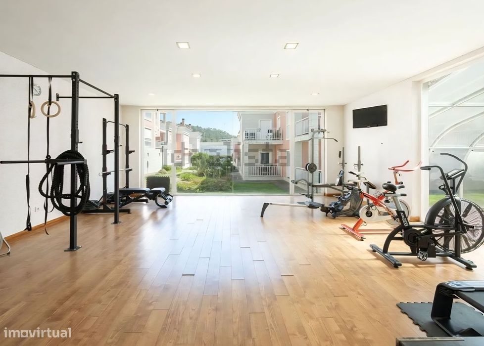 T2 com Box de 32,85 m² e Arrecadação de 19,60 m² com Piscina