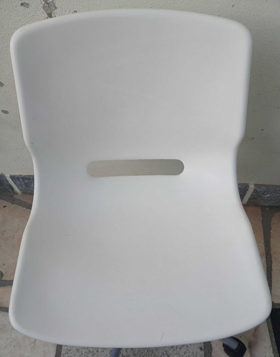 Cadeira ikea  com rodas