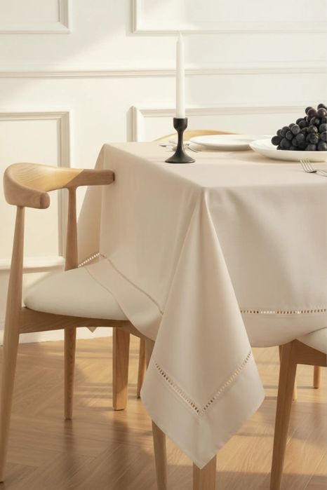 Obrus 140x180 Classy beżowy z mereżką