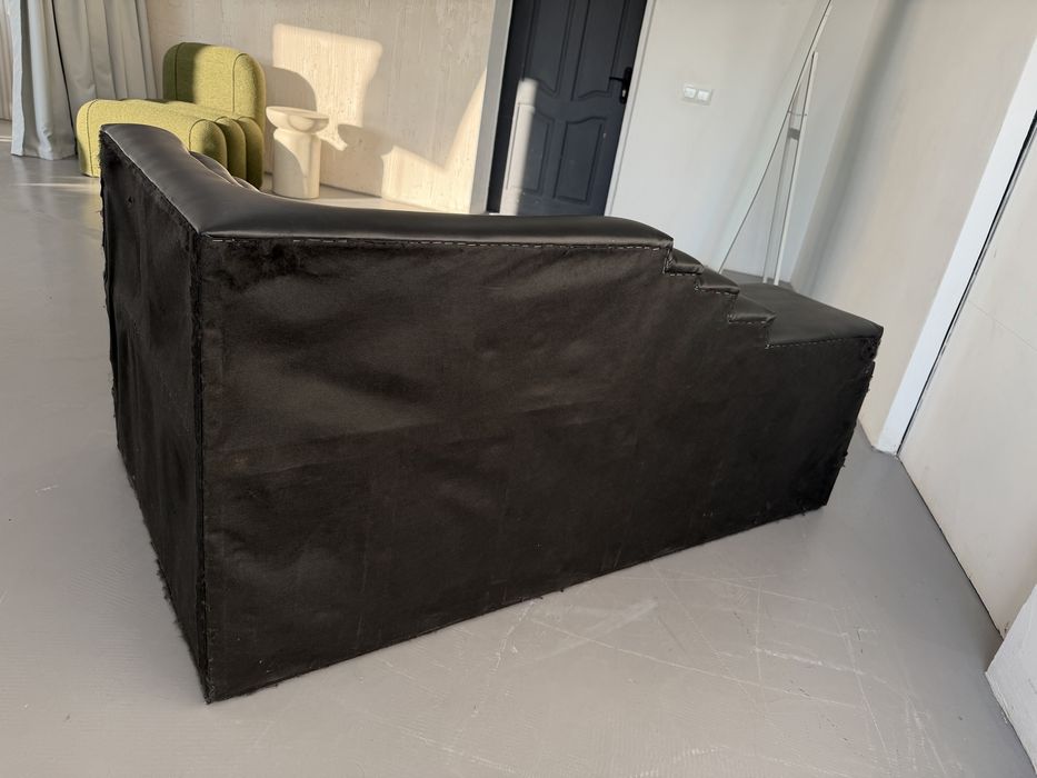 Дизайнерська шкіряна софа