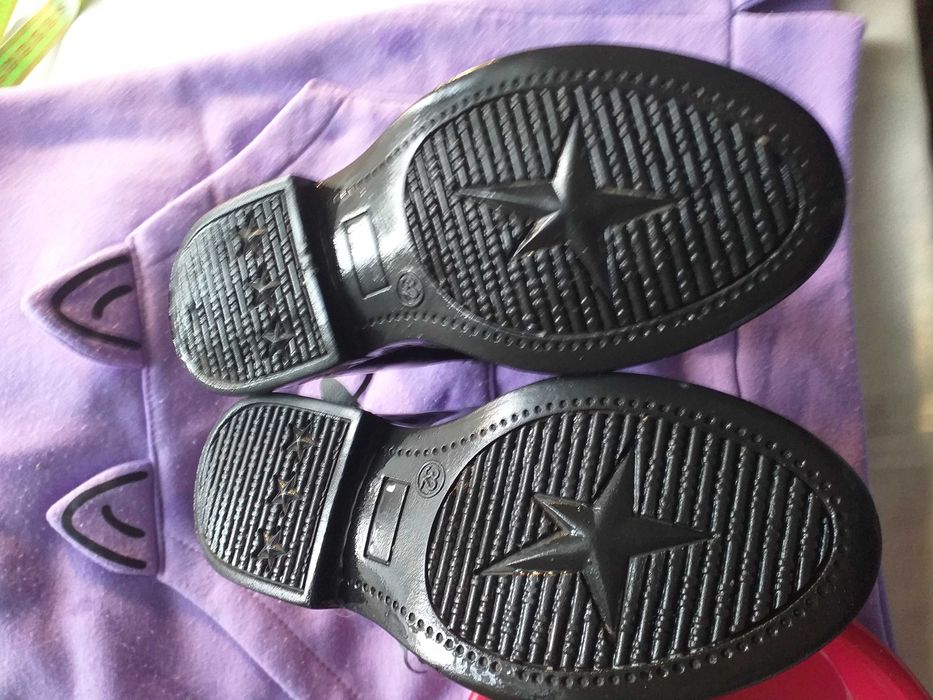 Продам ботинки лаковані