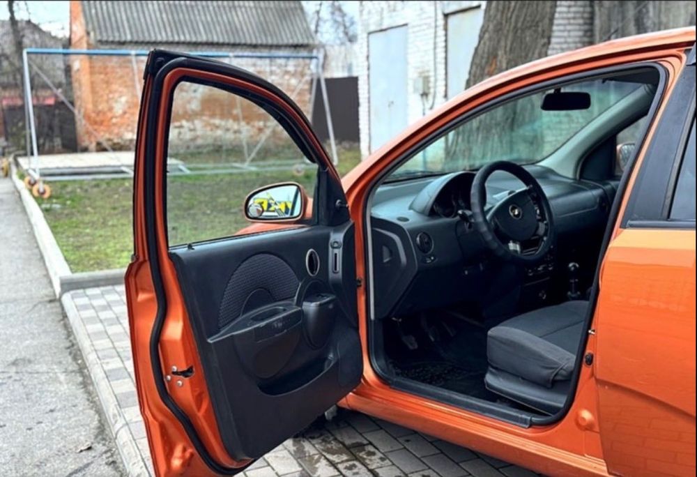 Машина Chevrolet Aveo