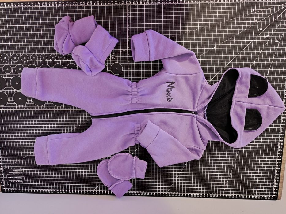 Paka ubrań dla dziewczynki r. 68 + zabawki