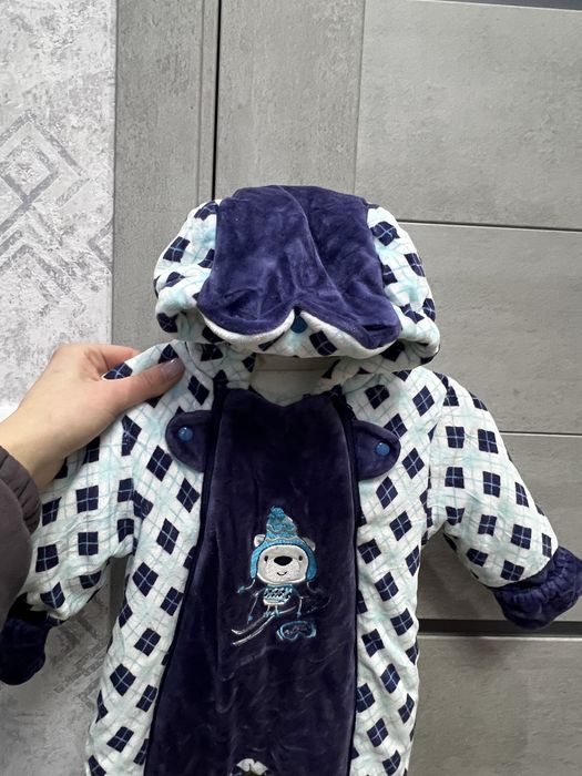 Комбінезон та шапочка для новонароджегоно