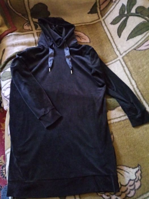 Super bluza z kaksamitu weluru roz 42.  44 czarna