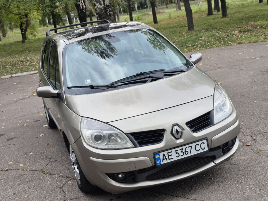 Продам Renault Grand Scenic