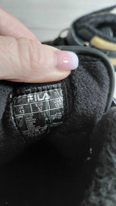 Продам кроссовки Fila 32