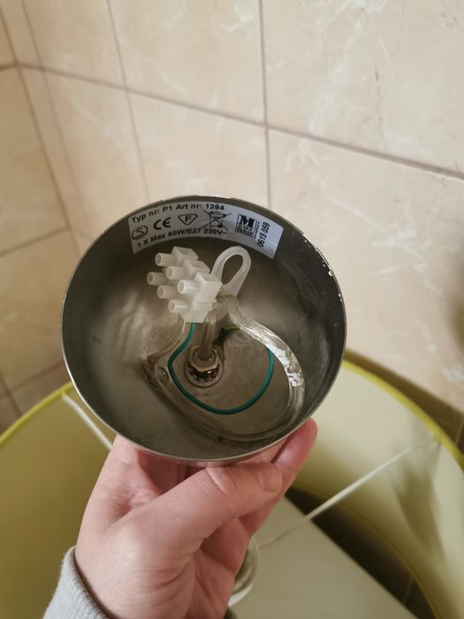 Lampa wisząca, abażur limonkowy duży.