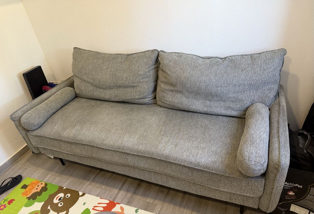 Sofa 3 lugares com almofadas