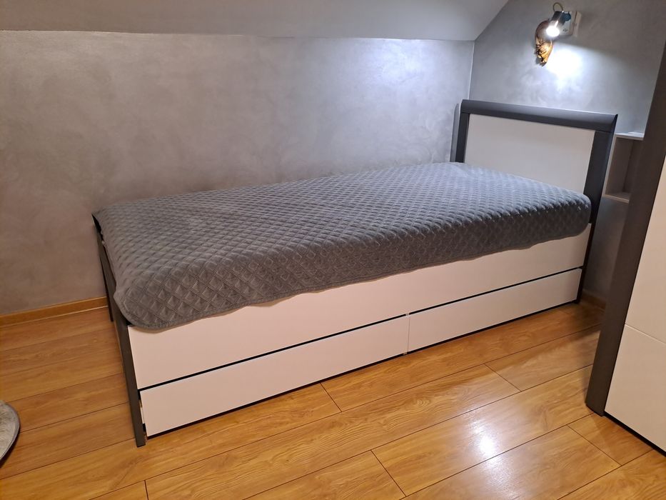 Sprzedam Łóżko z szufladami + materac z stelażem