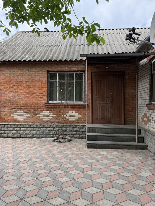 Продаж будинку у тихому місці