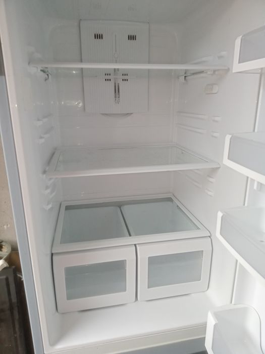 Холодильник Samsung