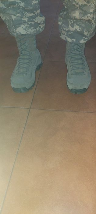 берці військові  Vibram