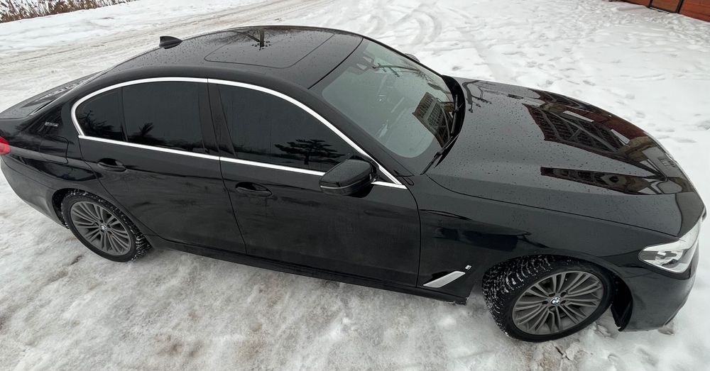BMW 530E гібрид плагін