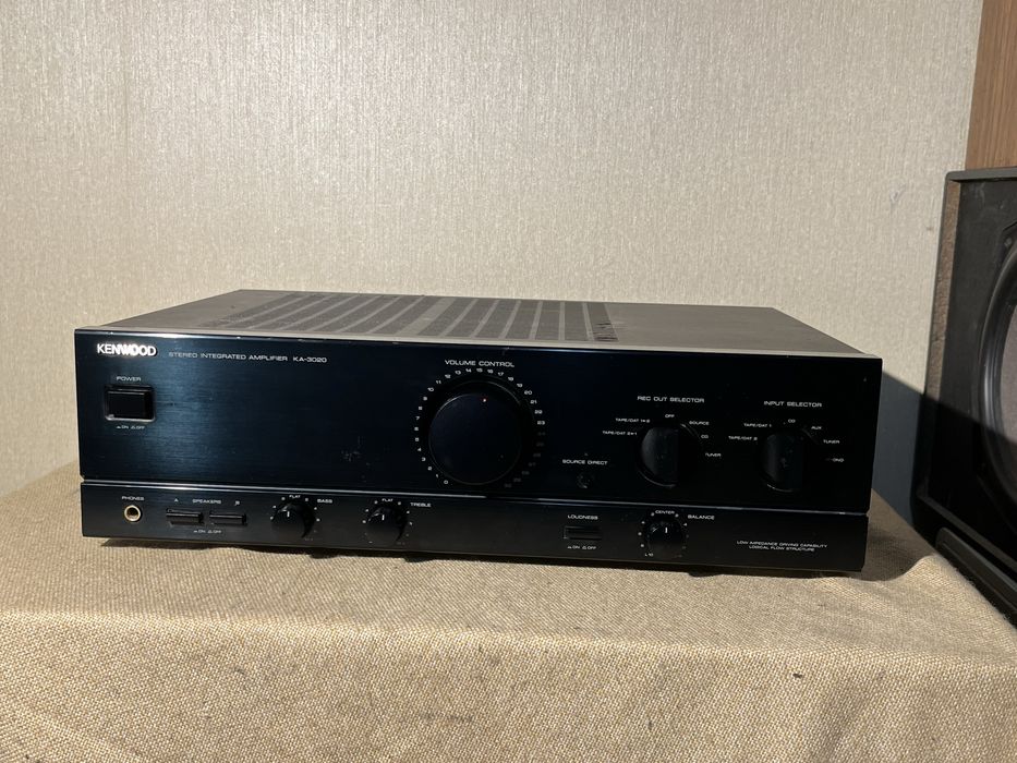 Аудиофильский транзисторный усилитель KENWOOD KA-3020 (2х60Вт)