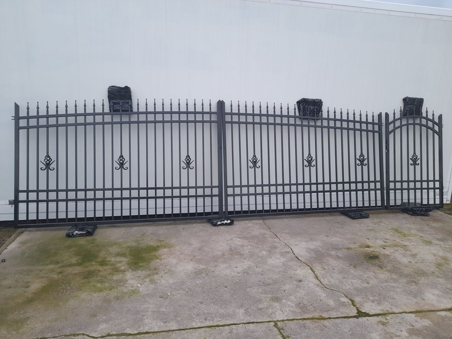 Brama dwuskrzydłowa kuta