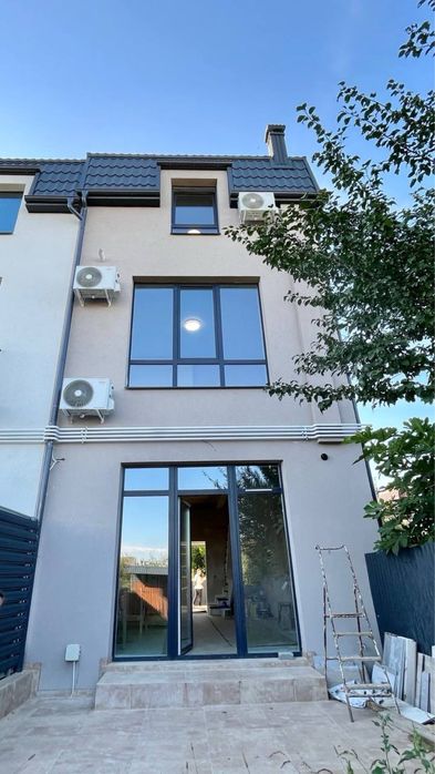 Продаж елітного ТАУНХАУСА, ФІНАЛЬНИЙ ЕТАП РЕМОНТУ, вул. Горіхівська