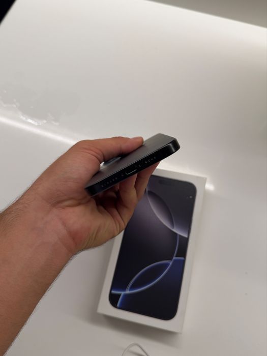iPhone 16 Pro Max