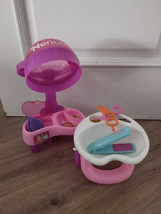 Conjunto banheira, nenuco e acessórios de cabeleireiro