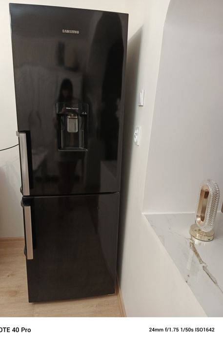 Lodówka Samsung z dyspenserem wody