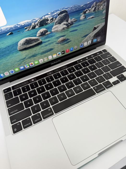 Macbook Pro M1 2020 13” 8/256 gb touch bar