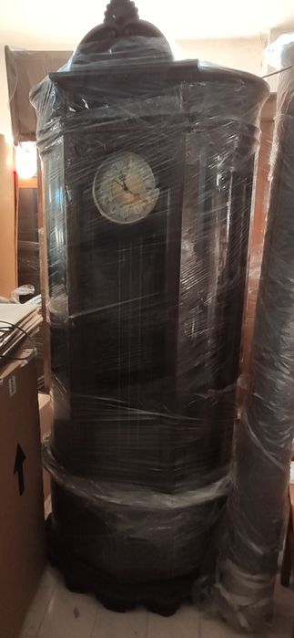 Relógio de sala em madeira