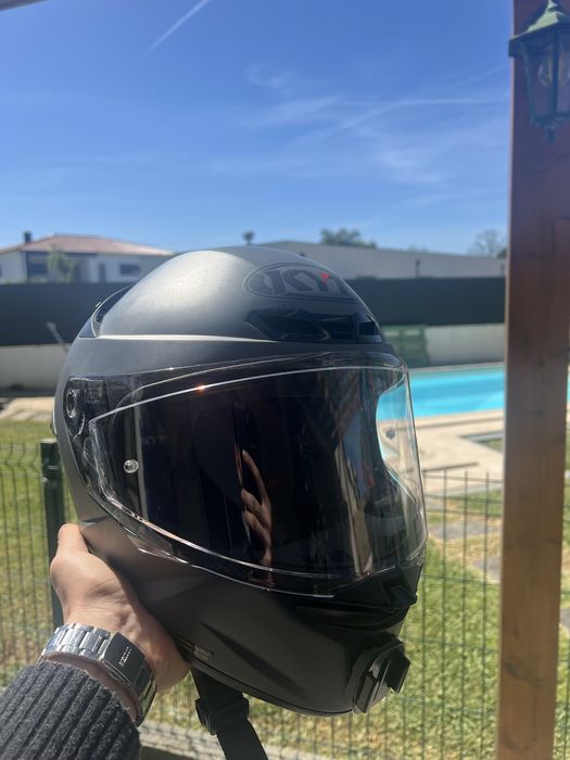 Capacete KYT cinzento