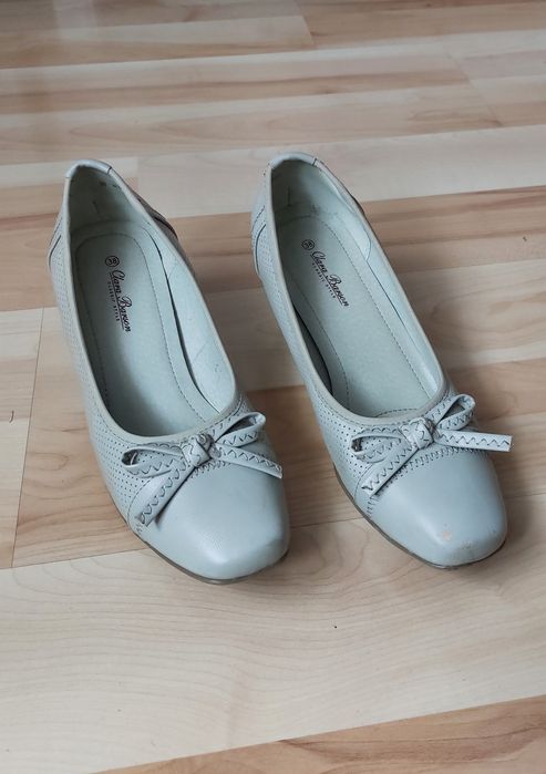 Buty na obcasie roz.38