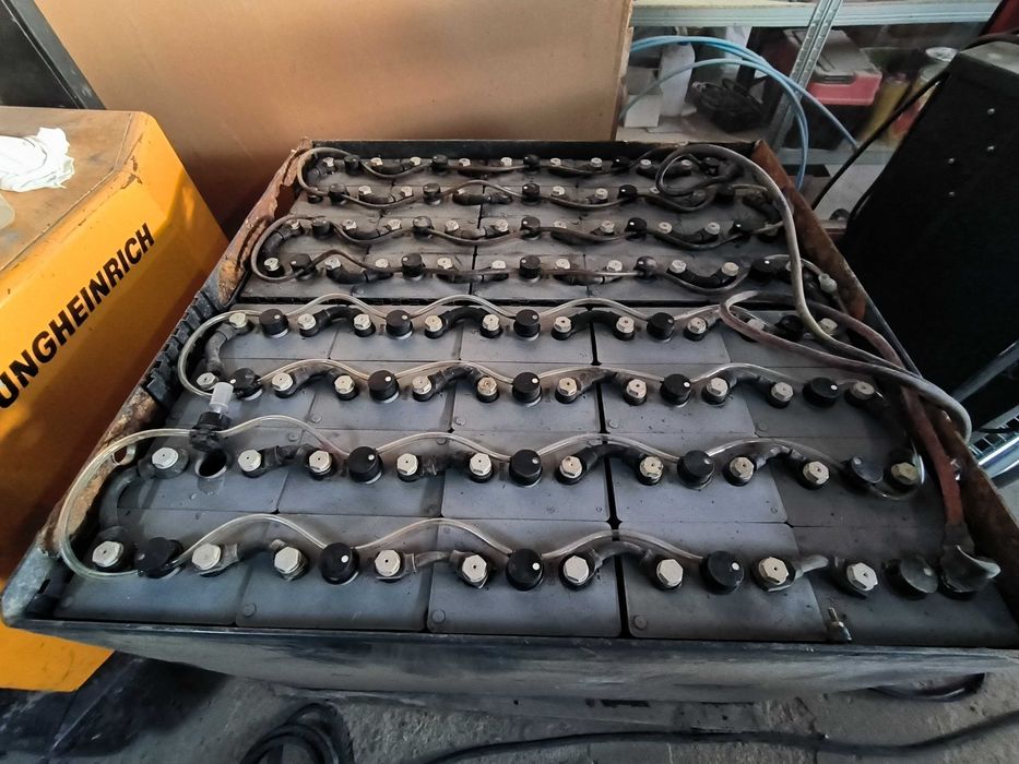 Serwis akumulatorów trakcyjnych baterii wózków widłowych 24V 48V 80V