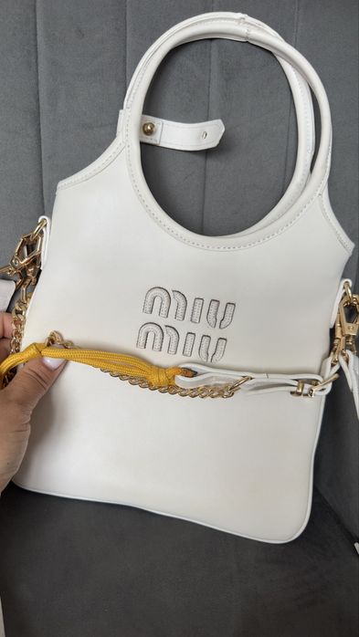 Сумка в стилі miu