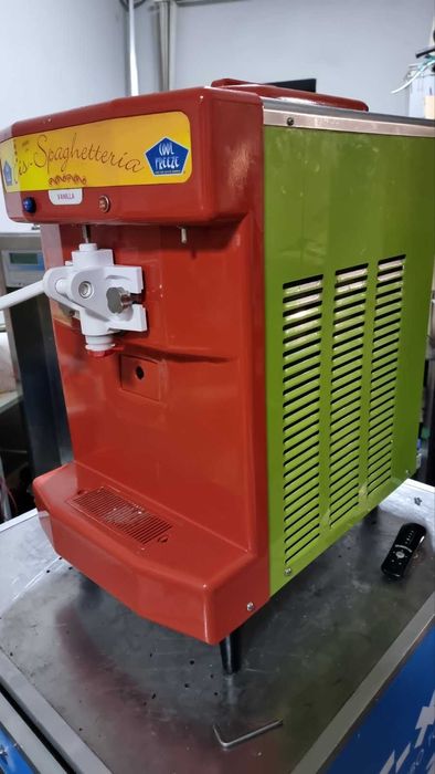 на 220В на стіл фрізер для морозива Taylor мороженого