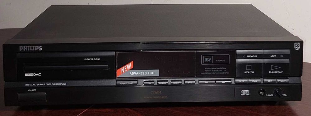 CD програвач Philips CD614