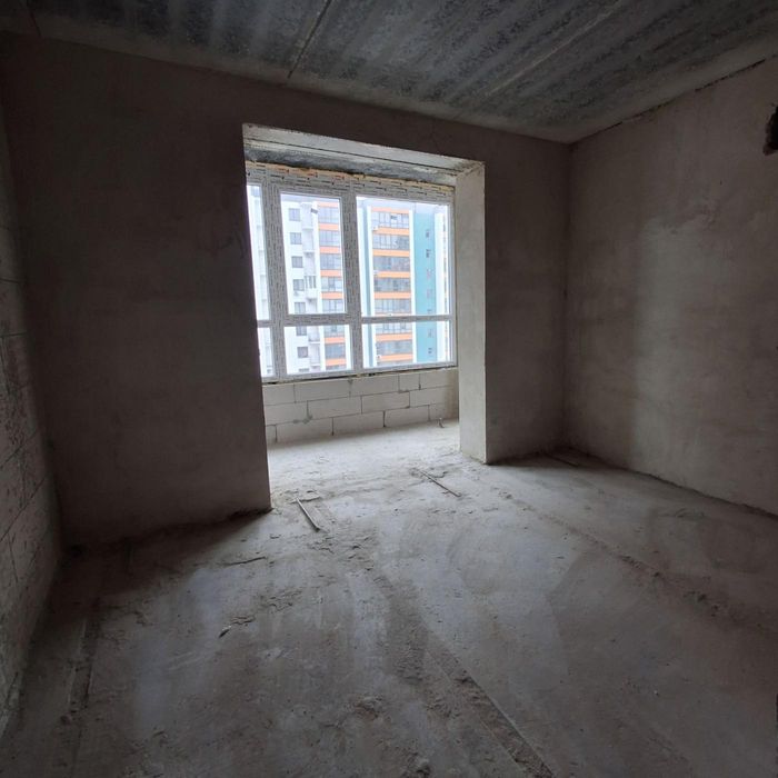 Продаж / Квартира / середній поверх