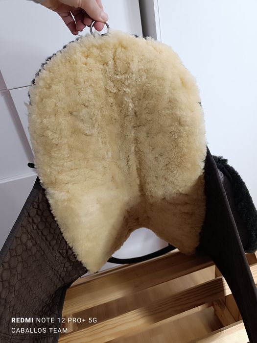 Pad do jazdy na oklep futro medyczne Christ