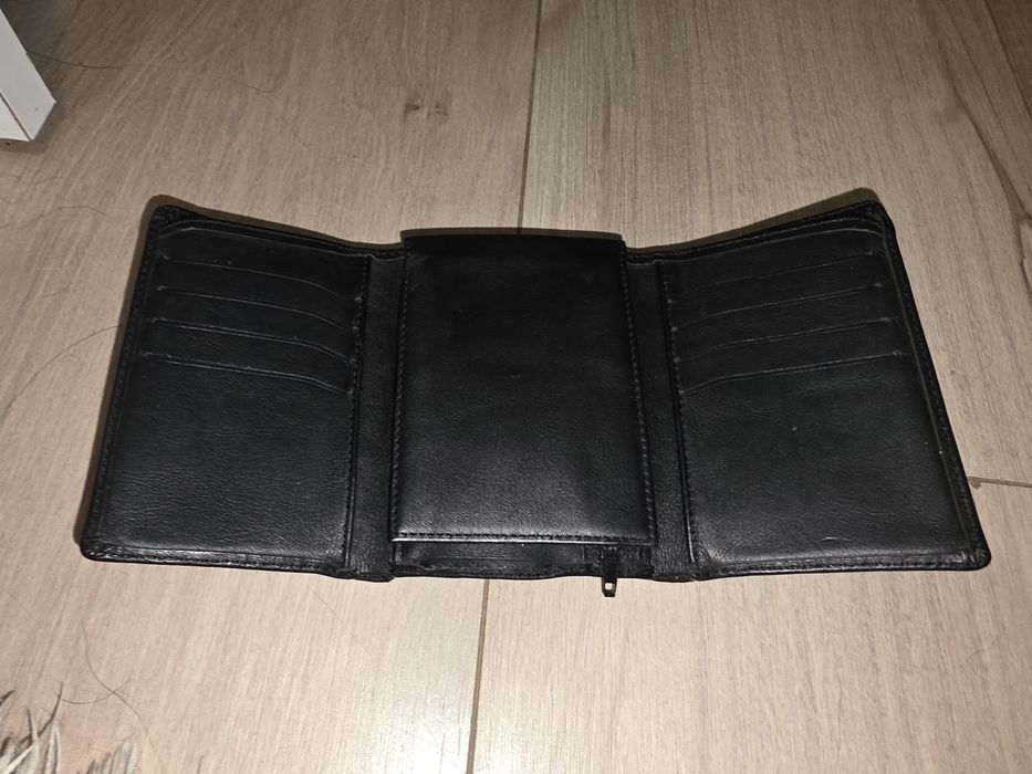 Skórzany Portwel [PGS]