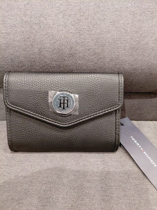Super prezent oryginalny damski portfel Tommy Hilfiger