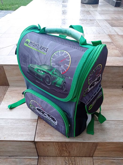 Рюкзак шкільний вживаний