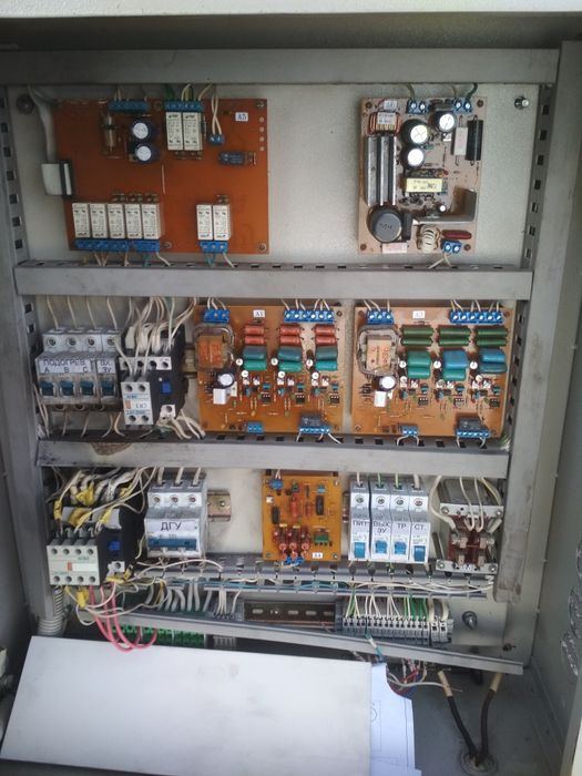 Пульт шкаф  управления дизельной электростанцией самозапуск,ШУ ДЭС,АВР