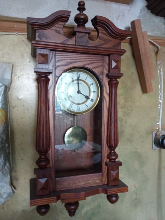 Годинник настінний Hermle