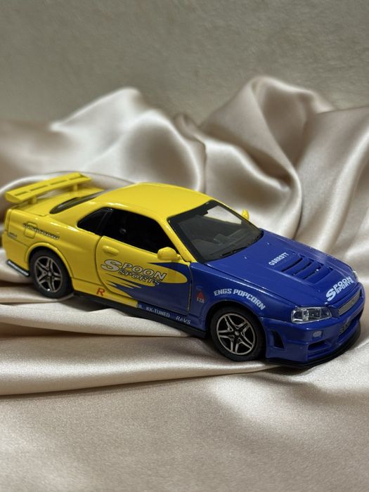 Модель авто Машинка 1:32 Nissan Skyline, Метал, Нова