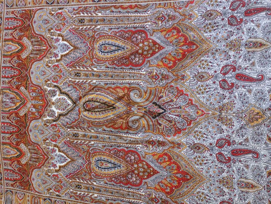 Lenço de pescoço com franjas