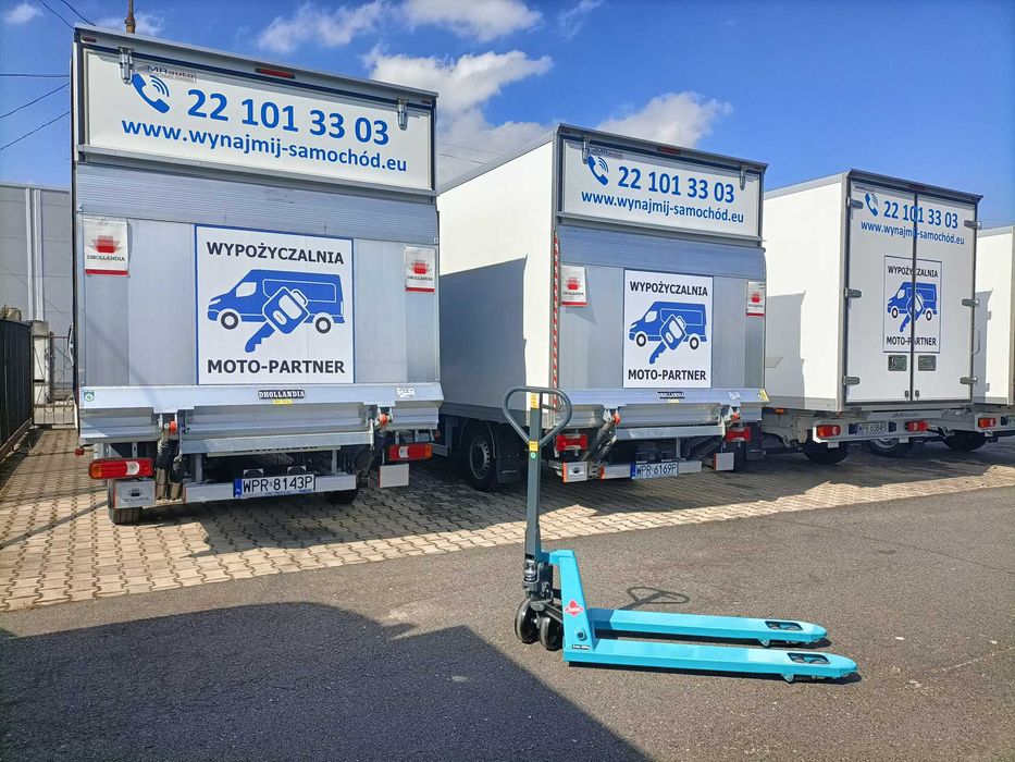 Wynajem busa z windą Iveco Daily Wypożyczalnia LEGNICA