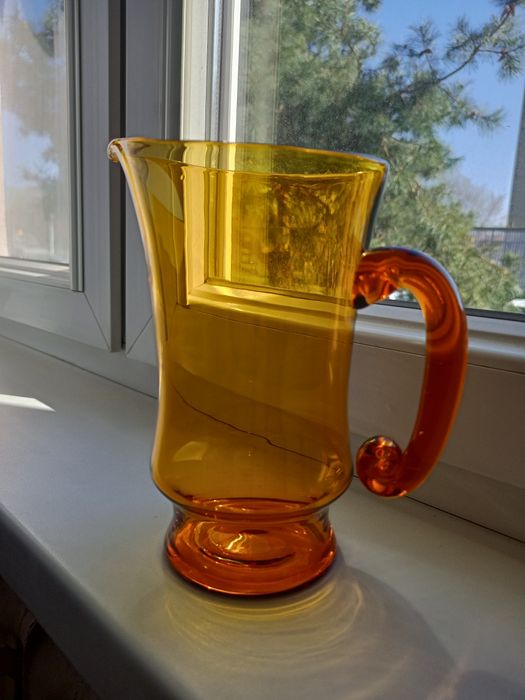 Dzbanek PRL kolor miodowy Warto !!
