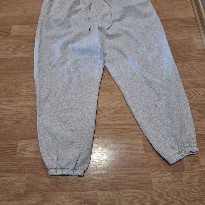 Spodnie dresowe szare H&M