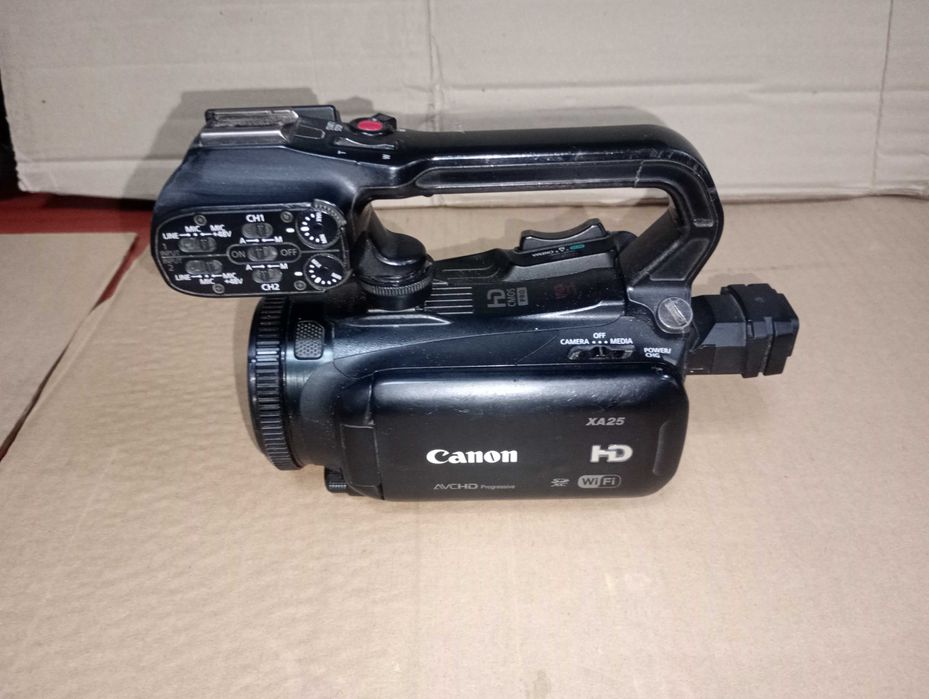 Відеокамера Canon XA-25