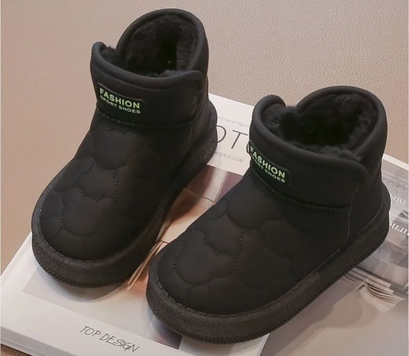 Нове Зимове взуття. На підлітка. Розмір 34.5. Устілка 21 см