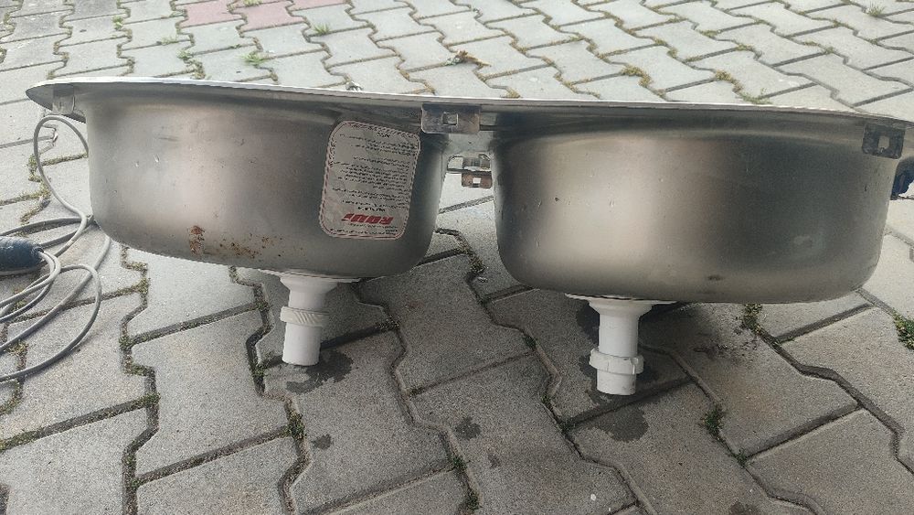 Lava loiça em inox.