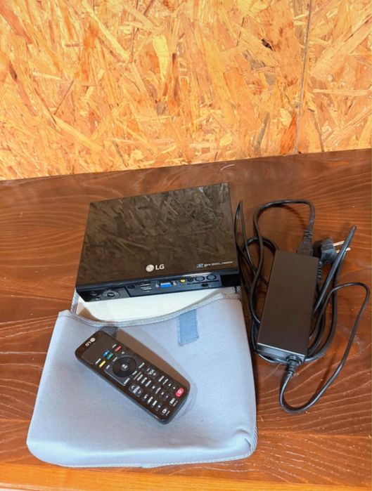 LG PA 1000 projetor