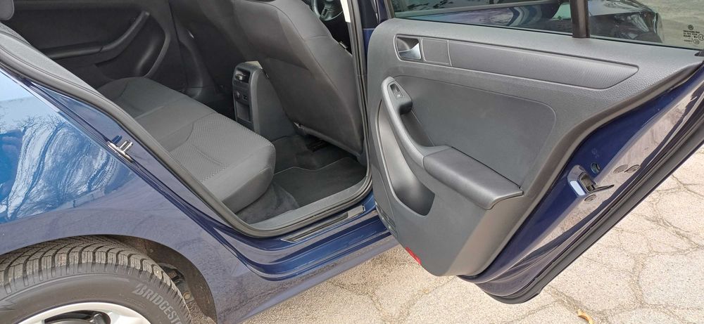 Volkswagen Jetta 2.0 Автомат 2012 року в гарному стані